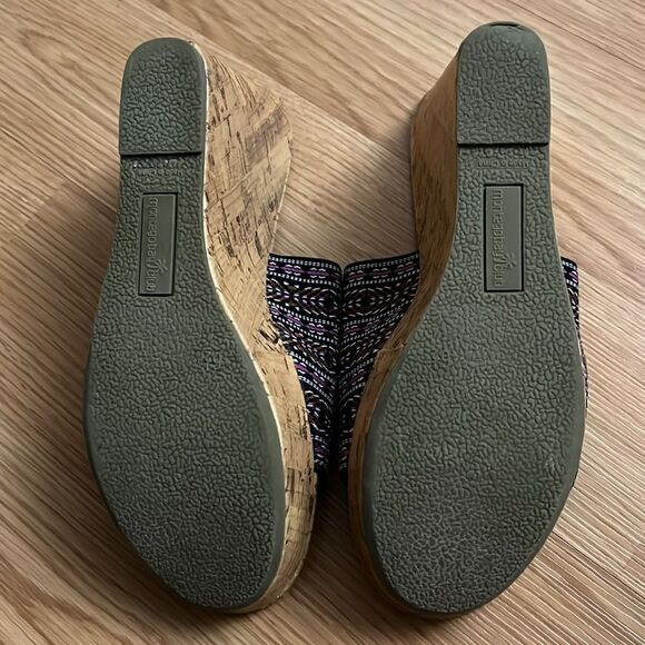 MONTEGO BAY CLUB SIZE 6 1/2 WEDGES - Picture 6 of 6